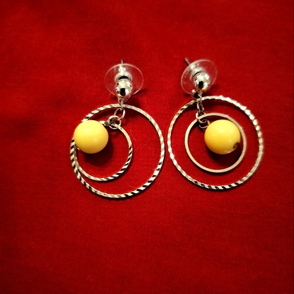 2 pairs earrings - Picture 3 of 6